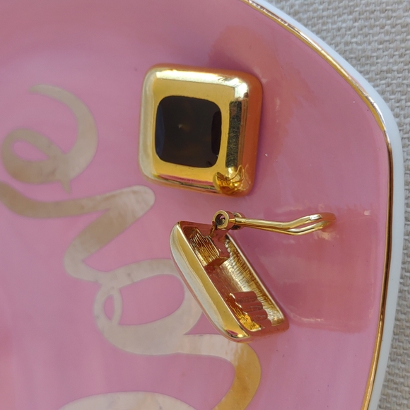 Vintage Clip Earrings - Picture 7 of 12